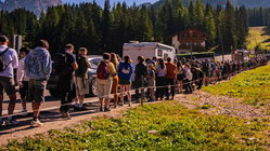 Thousands swarm stunning mountain escape as selfie tourism backlash erupts online Architects Australia